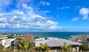 Brilliant Oceanview Holiday House Mountain High